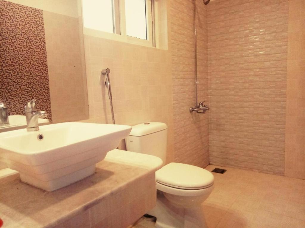 Royal Galaxy Bed & Breakfast Islamabad - For Families Only Exterior foto