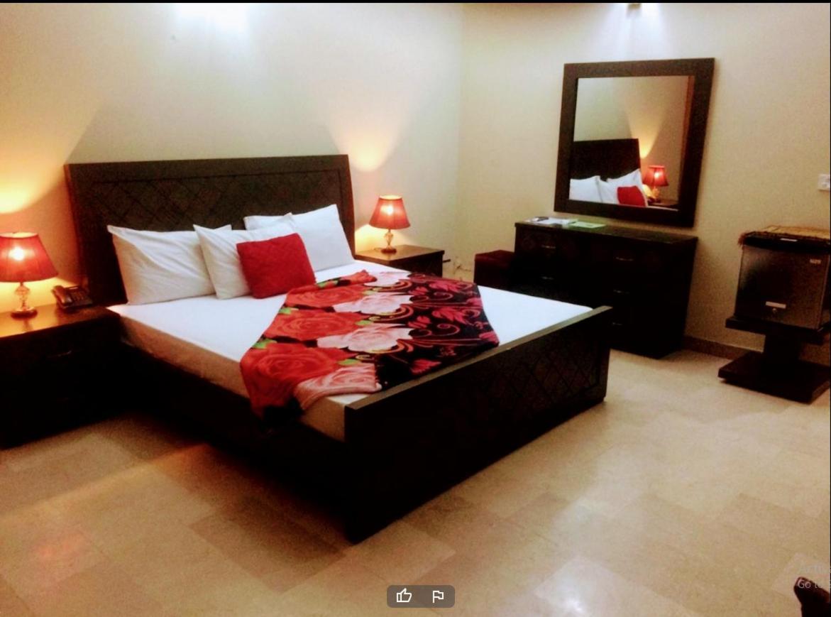 Royal Galaxy Bed & Breakfast Islamabad - For Families Only Exterior foto